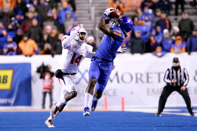 Boise State rallies to beat No. 25 Fresno State 17-14