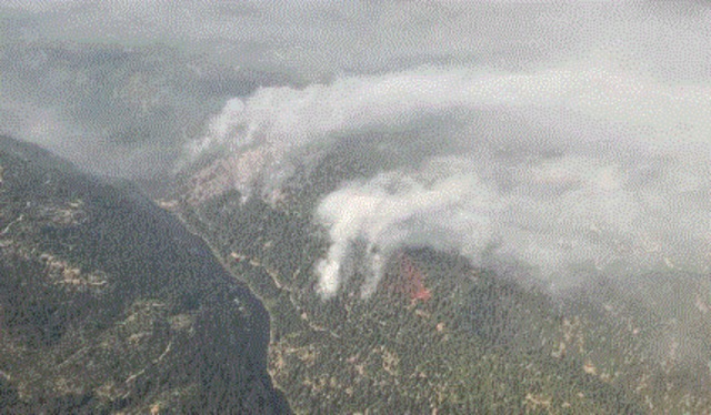 Crews battling wildfire along Payette River